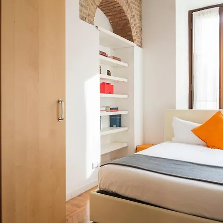 Apartment Heart Duomo Colonne Milan